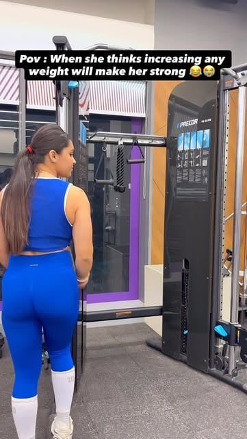 #Workout Reel by @funnyflex1116 - She after 2 scoop of Pre - workout ✅😱😂
.
.