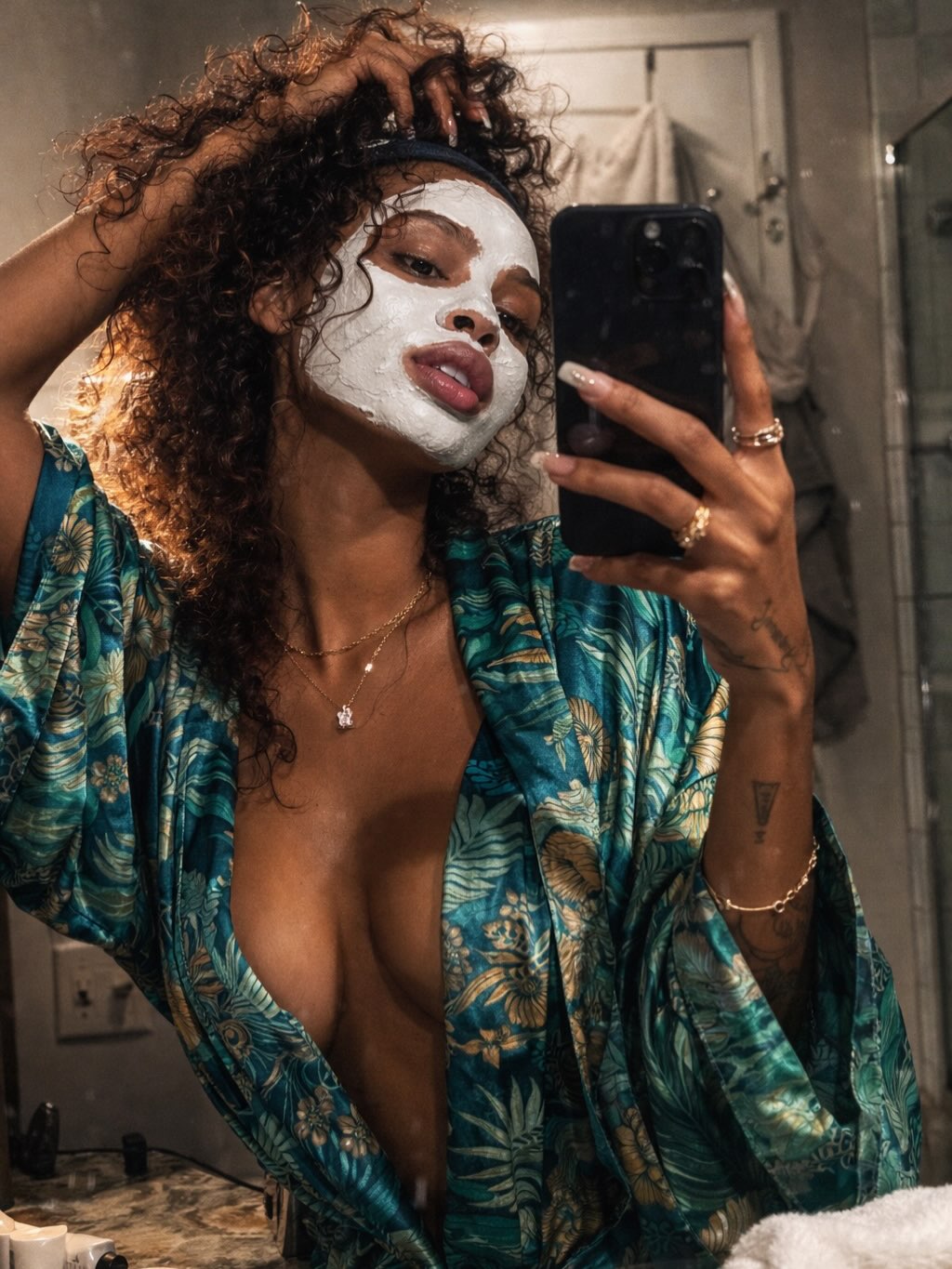 Nothing like a good day off and a home spa day! I love this this brightening mask #fyp #mask #acne