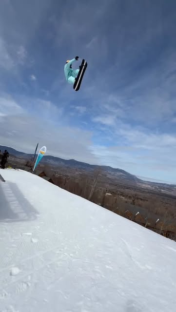 #Sugarloaf Mountain Reel by @timhumphreys (verified account) - Big Air show at @sugarloafmountain is about to pop off tonight! The jump is π₯ and the @drinksuncruiser Iced Teas will be flowing π» π₯ @scottylago οΏ½