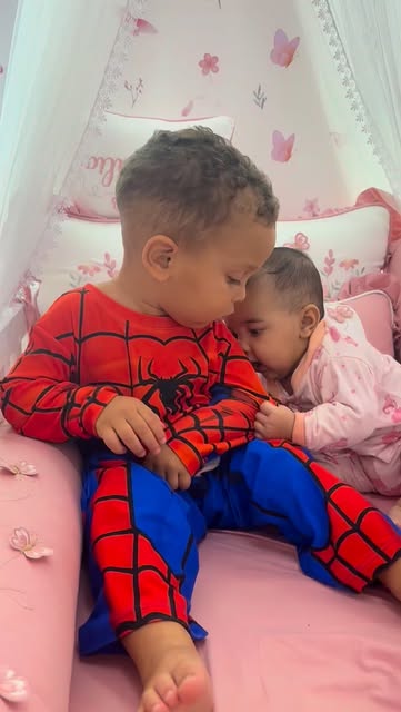 #Criança Reel by @eduardalarissa_ - "E ela é cachorrinha é?" 😂😂😂😂😂😂😂
#vitinhoececilia #viralreels #primoirmão #viralvideos #criança