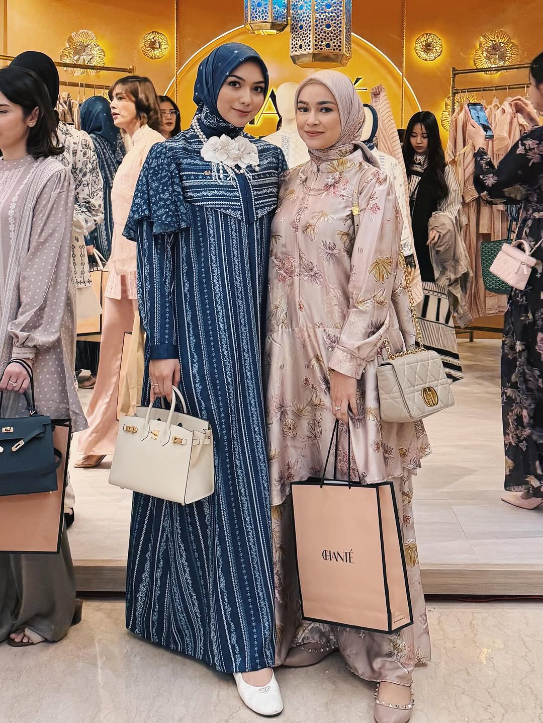 Trunk shownya @chanteofficial.id @citraciki @miaaassegaf ✨ Kalian jangan lupa mampir ke boothnya @chanteofficial.id di Sency yaa.. cantik2 bgt koleksi ramadan 2026nyaa 🤍 #aryanifitriana