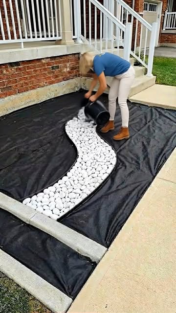 #Simple Backyard Landscaping Ideas Reel by @thehomopien - INSANE Frontyard Transformation - From grass to Peaceful Garden #garden #frontyardgoals #backyardgoals