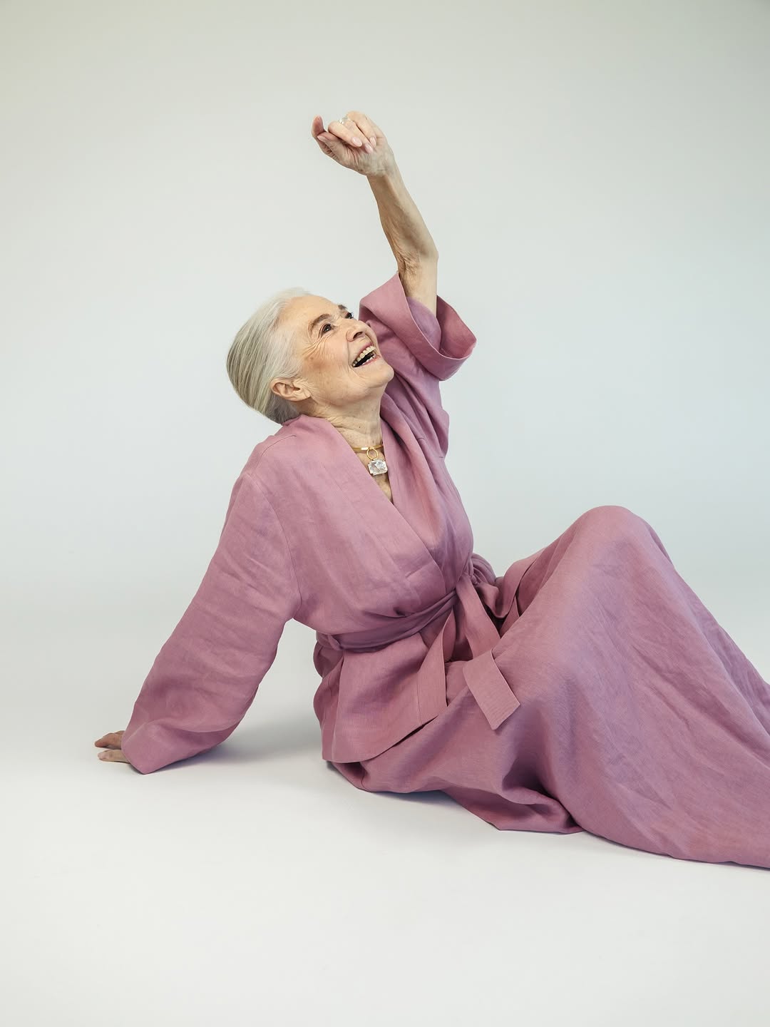 Jsou lidé, které potkáte poprvé… a přesto máte pocit, že jejich přítomnost znáte už dávno. Přesně takový pocit jsem měla, když jsem měla možnost poznat paní Michaelu Křivánkovou. 🤍 Dámu s velkým D. Ž