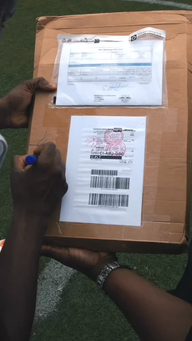 Proud to wear the new @rbleipzig special jersey ✍️⚽ Ivory streets glowing different today 🇨🇮🥶 Appreciate the love @bundesliga @rbleipzig #BundesligaCreatorAcademy @canalplussportafr