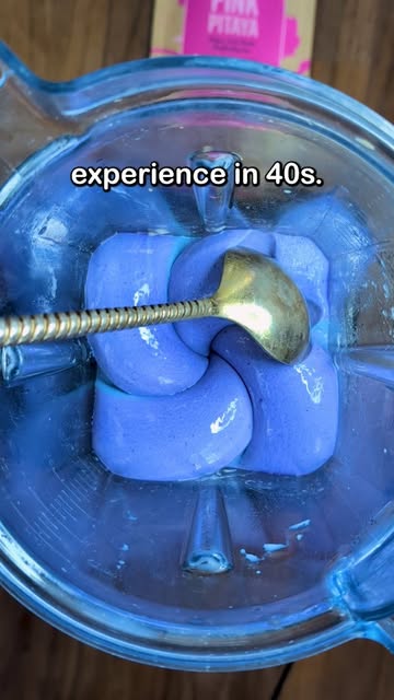 #Smoothie Reel by @fenitas.nl (verified account) - 10 years of smoothie experience in 40 seconds.๏ฟฝ
I'll share the 6 secrets to making thick smoothies.
Number ๏ฟฝ1: Make sure to only use frozen fruits