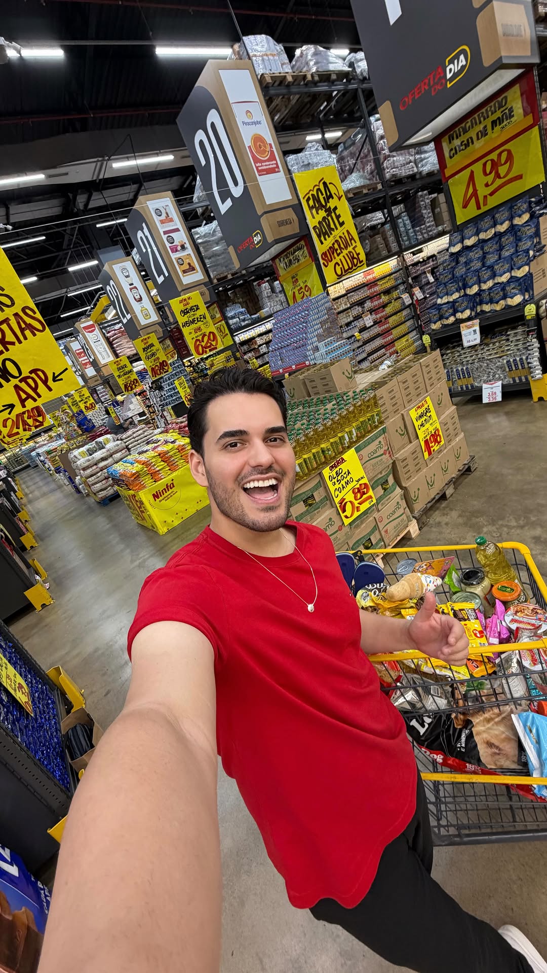 DIA D no @superdia.atacado! 🛒🔥 É aquela sexta-feira com ofertas especiais e preços que você não encontra no resto do mês. Aproveite para encher o carrinho e economizar de verdade! 🥳 E tem mais: dá