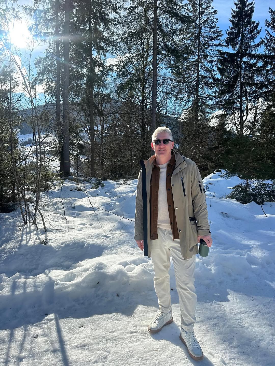 Nothing beats a sunny winter walk on snow ❄️☀️