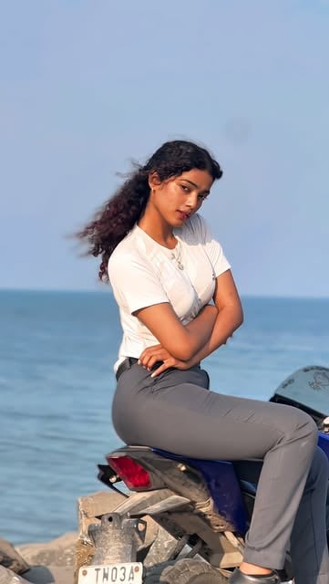 #Beach Reel by @pooooju_official (verified account) - 10 M CROSSED ❤️🔥 (trend)
.
#fyp #tamil #pooooju_official #beach