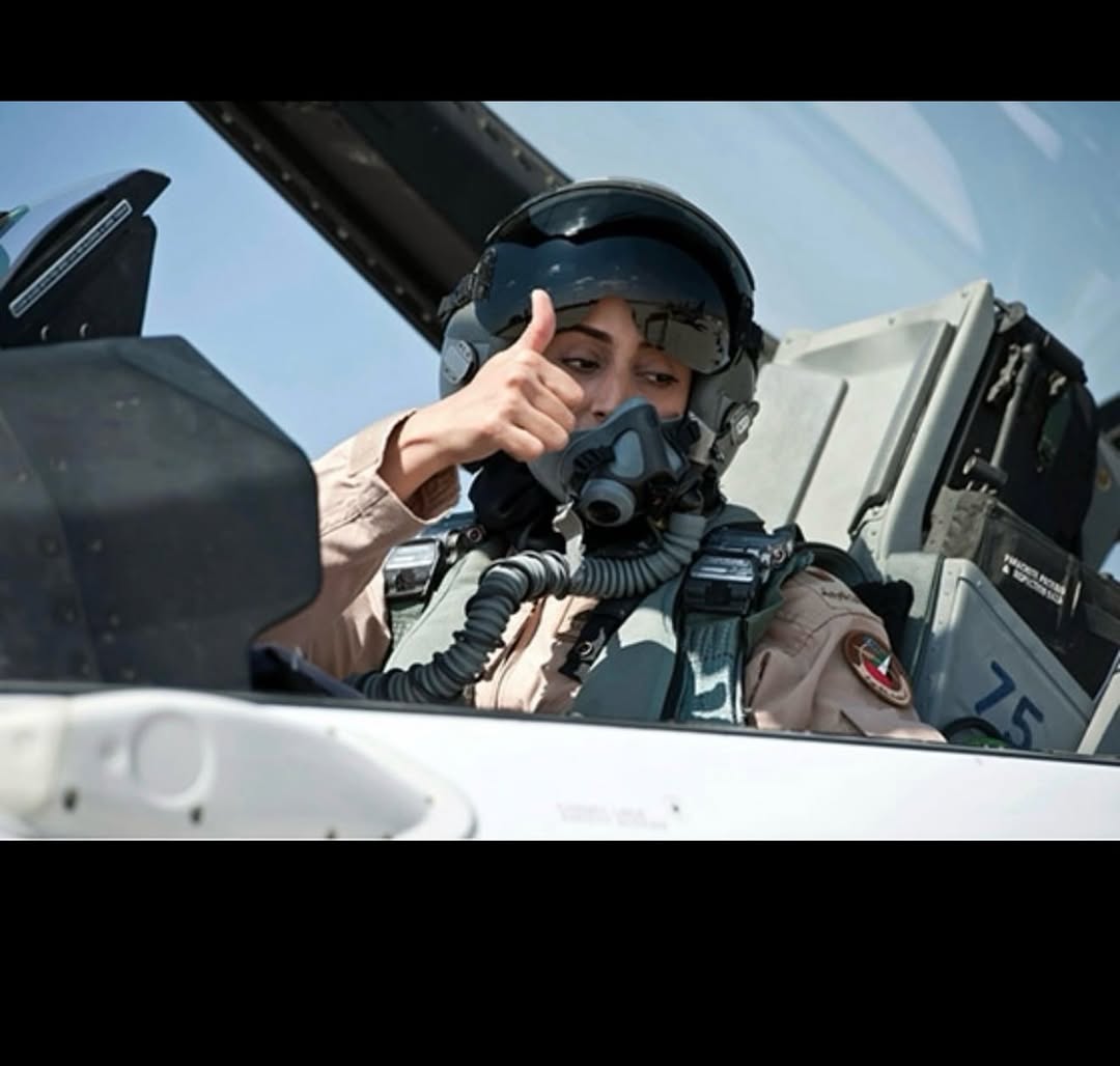 قواتنا المسلحة الإماراتية برا وبحرا وجوا أنتم حماة الوطن وجنوده البواسل والسد العالي أمام الأعادي، معكم قلوبنا و لكم خالص الدعاء منا بأن يسدد الله رميكم ويربط على قلوبكم وينصركم على الأعداء، ونستودعك