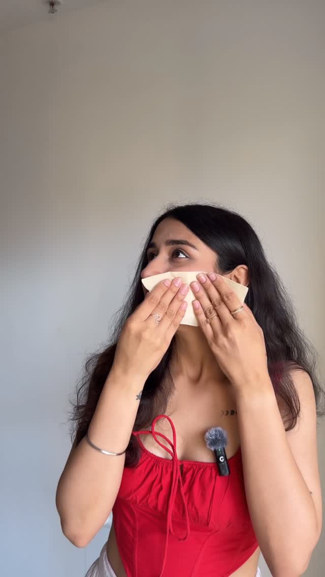 #AD @lorealparis LβOrΓ©al Paris Setting Spray is worth every pennyβseriously! π¦ After one spritz, my makeup wonβt budge, no matter the heat, hustle, or humidity. . All-day flawless? Locked in! Whoβs