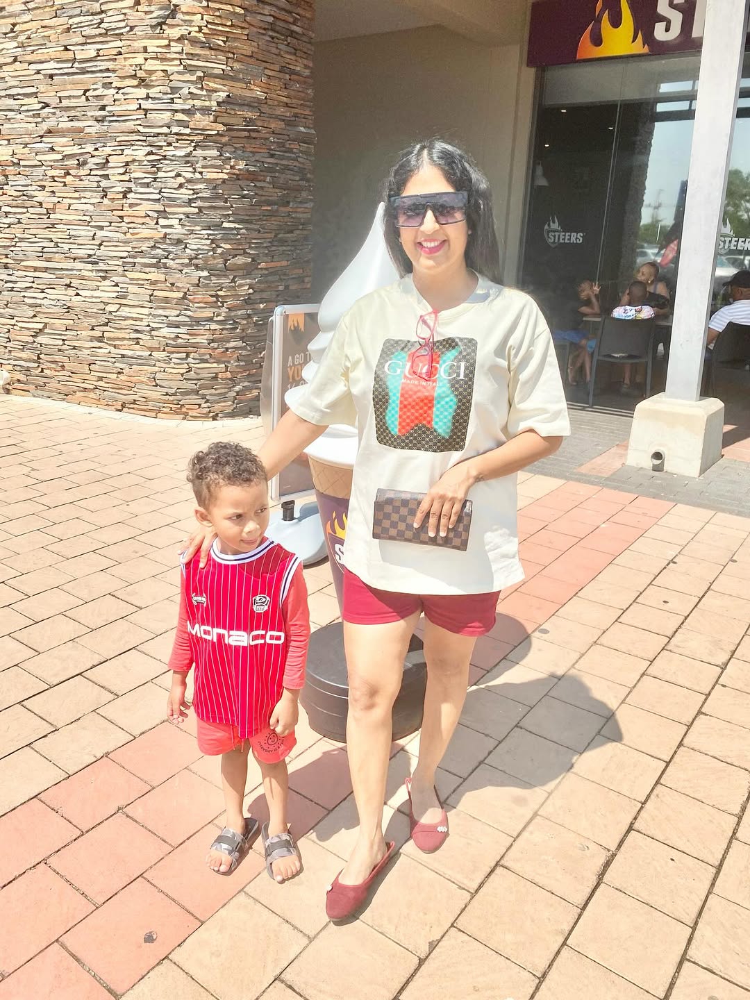 #When you are at your rock bottom , when u are feeling down and tired after a looong day at work ,when you see these two cute bunnies 😇🐰 you find a reason to fight back , it’s worth fighting for , y