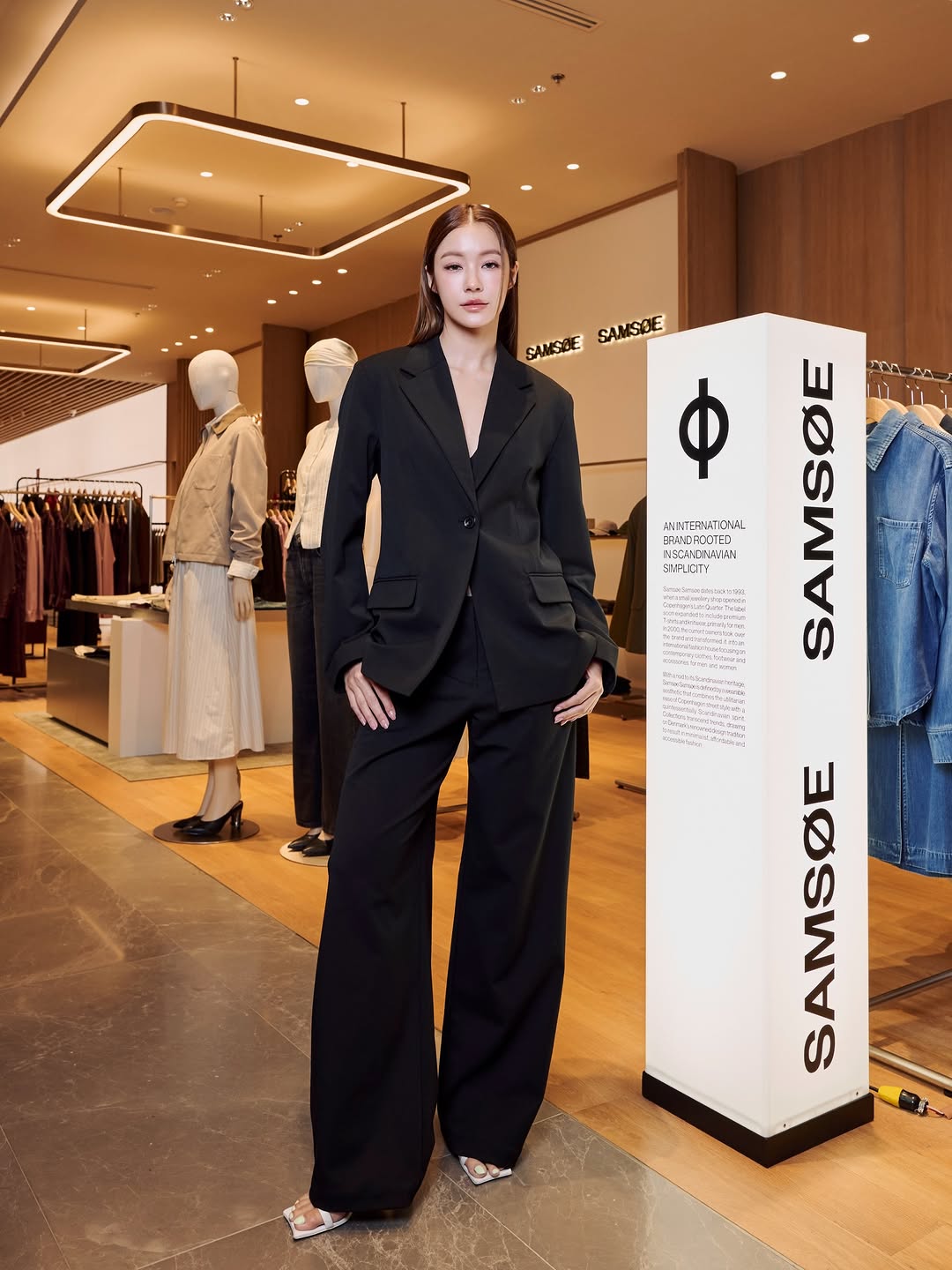 Scandinavian minimalism meets the energy of Bangkok. βSIGHTSEEINGβ β Spring Summer 2026 explores curiosity and discovery, anchored by classic travel props and the seasonβs map. Discover SamsΓΈe SamsΓΈe