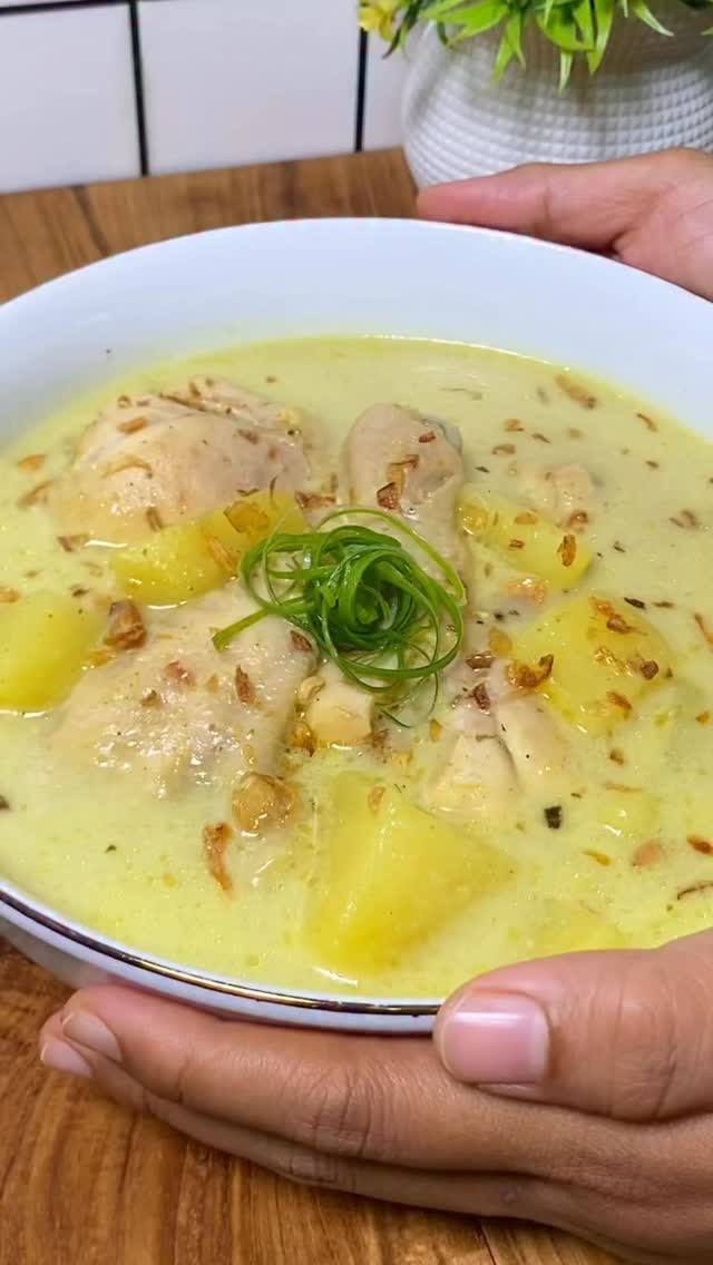 baru ini masak opor semudah ini😭❤️ gak ada drama lama kupas bawang ataupun ribet blender bumbu, cuman pakai Selera Opor Ayam @dapurkobe ini aja udah enaakkk banget!❤️ #oporayam #olahanayam #ramadha