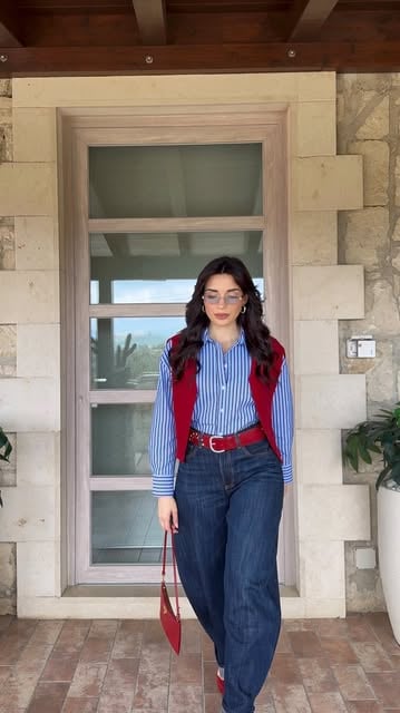 #Styling Reel by @fede_rica_14 (verified account) - Wearing vs Styling🤯✨♥️
Same striped shirt, same jeans but styling changes everything.

Wearing:clean, simple, effortless. 
Styling:define the waist (