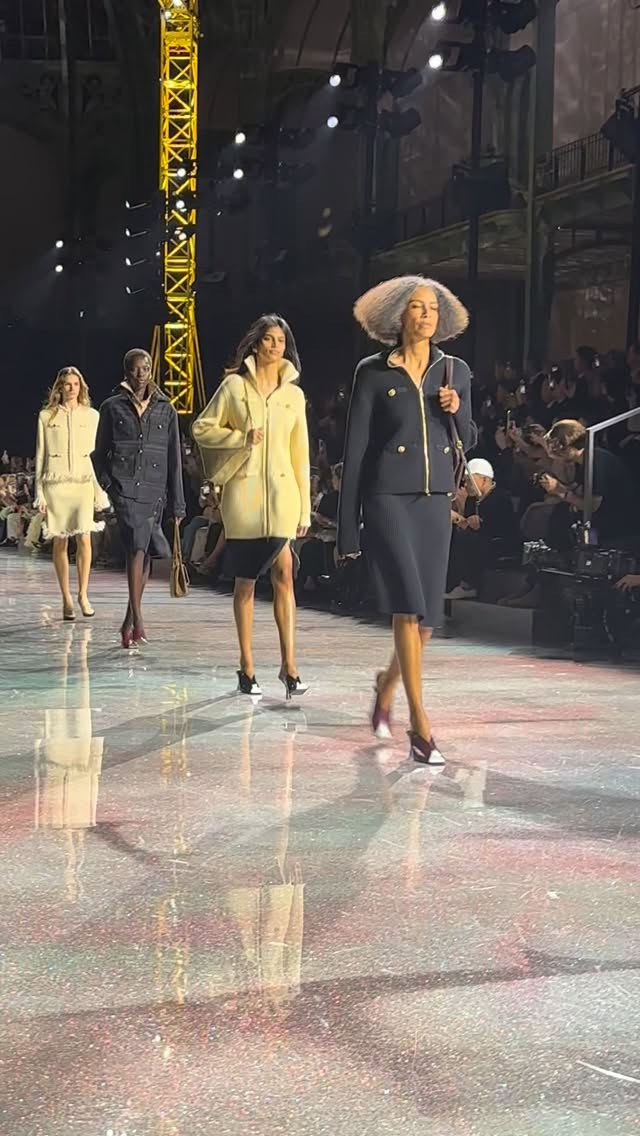 ❤️🔥🔥❤️🔥 BEAUTIFUL CHANEL SHOW TONIGHT❗️ @chanel @matthieu_blazy #divino #stunning @paris