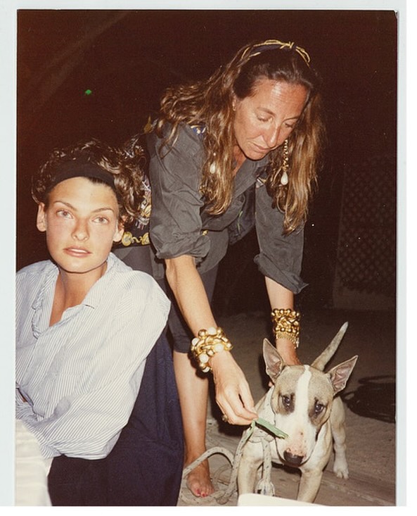 🩶🩵🩶 ST BARTHS YEARS !!! THE BEST !!! @lindaevangelista @voguemagazine @patrickdemarchelier #besttimes #saintbarthélémy #stylebymoi #CCD 📸 by @ingefonteyne