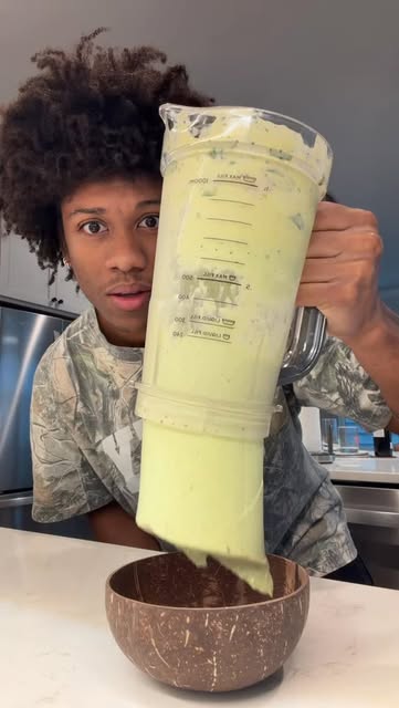 #Smoothie Reel by @smoothieflip - a green one ๐
#instagram #reels #smoothie #smoothiebowl #smoothieflip