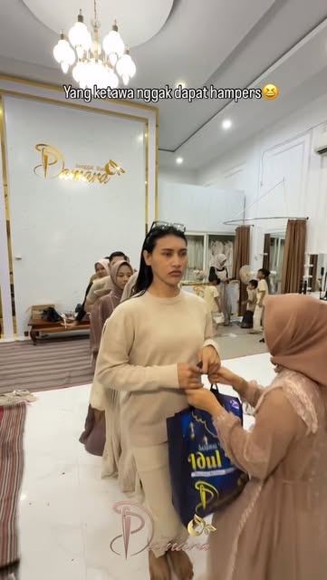 #Ramadhan Reel by @sanggar_rias_damara - Yang ke 1,2,3 lolos, 🤣
#ramadhan #bukberramadhan #bukber #konten #ramadankareem