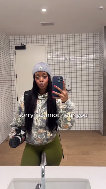 #Nyc Photographer Julia Sariy Reel by @trincreativeco (verified account) - From studio shoots, to nightlife shoots , to portrait shoots , to graduation shoots โฆ it's safe to say my schedule can get a bittttttt hectic ๐
But