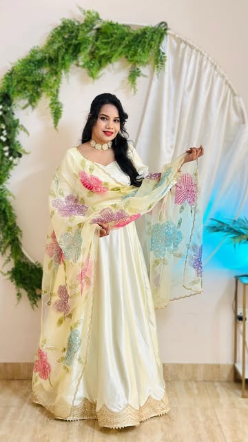 #Handpainted Reel by @tiarabossofficial - β¨ Hand Painted & embroidery frock suit setβ¨
DM us for fast reply and more details.
How to Place Your Order:
1οΈβ£ Share your inspiration or design idea