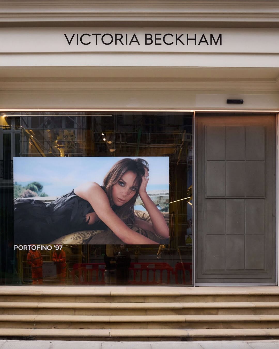 UNFORGETTABLE PORTOFINO ’97 The global release of the new Portofino ’97 campaign celebrates the beginning of a forever love and the memories that linger. Captured at our 36 Dover Street flagship and H