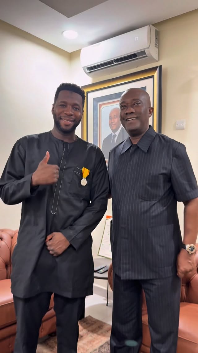 J’ai eu l’honneur d’être reçu par SEM. @eric_taba_officiel , Chef du Protocole de la République de Côte d’Ivoire. 🇨🇮 Cette rencontre a été l’occasion de lui présenter ma médaille de Chevalier de l’O