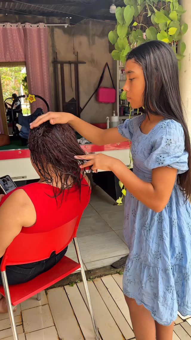 Glow up na vizinha . . #tonicopoderoso #goldspellcosmeticos #fioterapia #lisoetico #cabelo