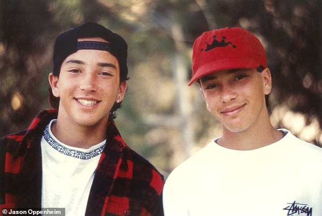 $20 bucks to the first 250 people that guess correctly, am I on the left or right?