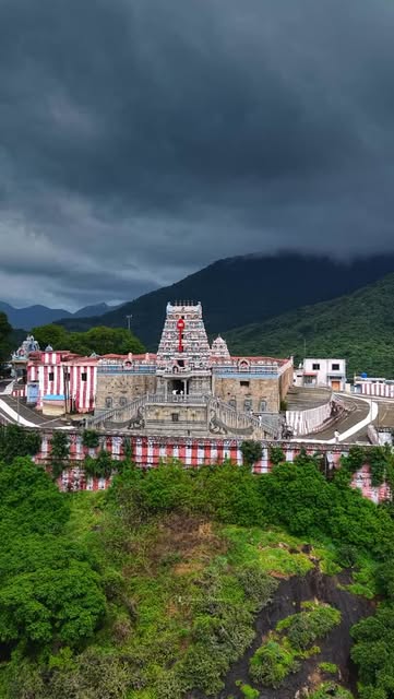 #Thirumalai Temple Architecture Reel by @aneesh_nilavu (verified account) - Thirumalai Kovil 🤍🙏
Panpoli
Tenkasi
Murugan Kovil
.
.
.
#murugan #tenkasi #muruga #trending #explorepage
