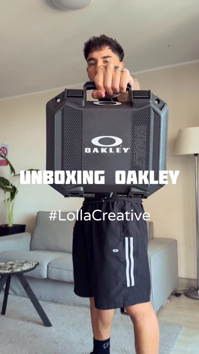 Primer día de festival junto a @oakley_chile 😎 Listo para vivir la experiencia de #LollaCreative y ver a mis artistas favoritos estos tres días junto a Oakley ❗️ Nos vemos en el #LollaCL??