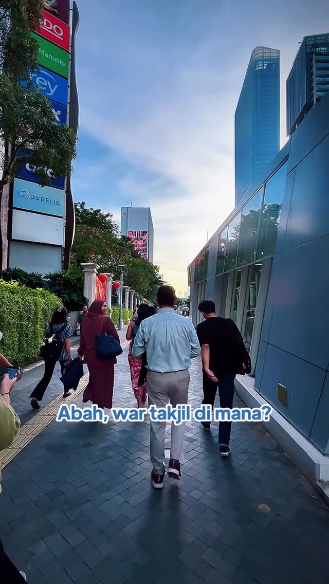 Selamat berbuka puasa untuk kamu yang baru sampai rumah, yang masih di perjalanan, dan yang buka sendirian di perantauan. Semoga berkah. Apa ada yang sudah mulai mudik besok?