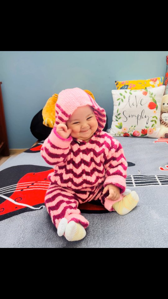 Chhota sa philosopher… aurton aur aadmiyon pe apni research chala raha hai! 😂👶” #babyreels #cutebaby #babylove #instareels #reelitfeelit