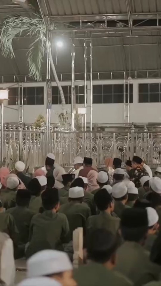 Ziarah Sunan Ampel Santri Putra Ramadhan 1447 H #mahikasidoarjo #santri #sunanampel #santrikeren #santrinusantara