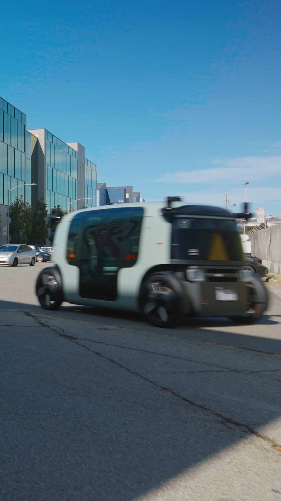 Catch us out and about in the city. Can you guess which SF neighborhoods weโll be rolling into next? Stay tunedโฆ ๐ #ThisIsZoox #AutonomousVehicles #SanFrancisco #Robotaxi