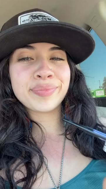 #Repost Reel by @welding.with.weslyn - To the girl who once told me I have a double chin…💕
#viral #foryou #repost #fyp #relatable @billieeilish