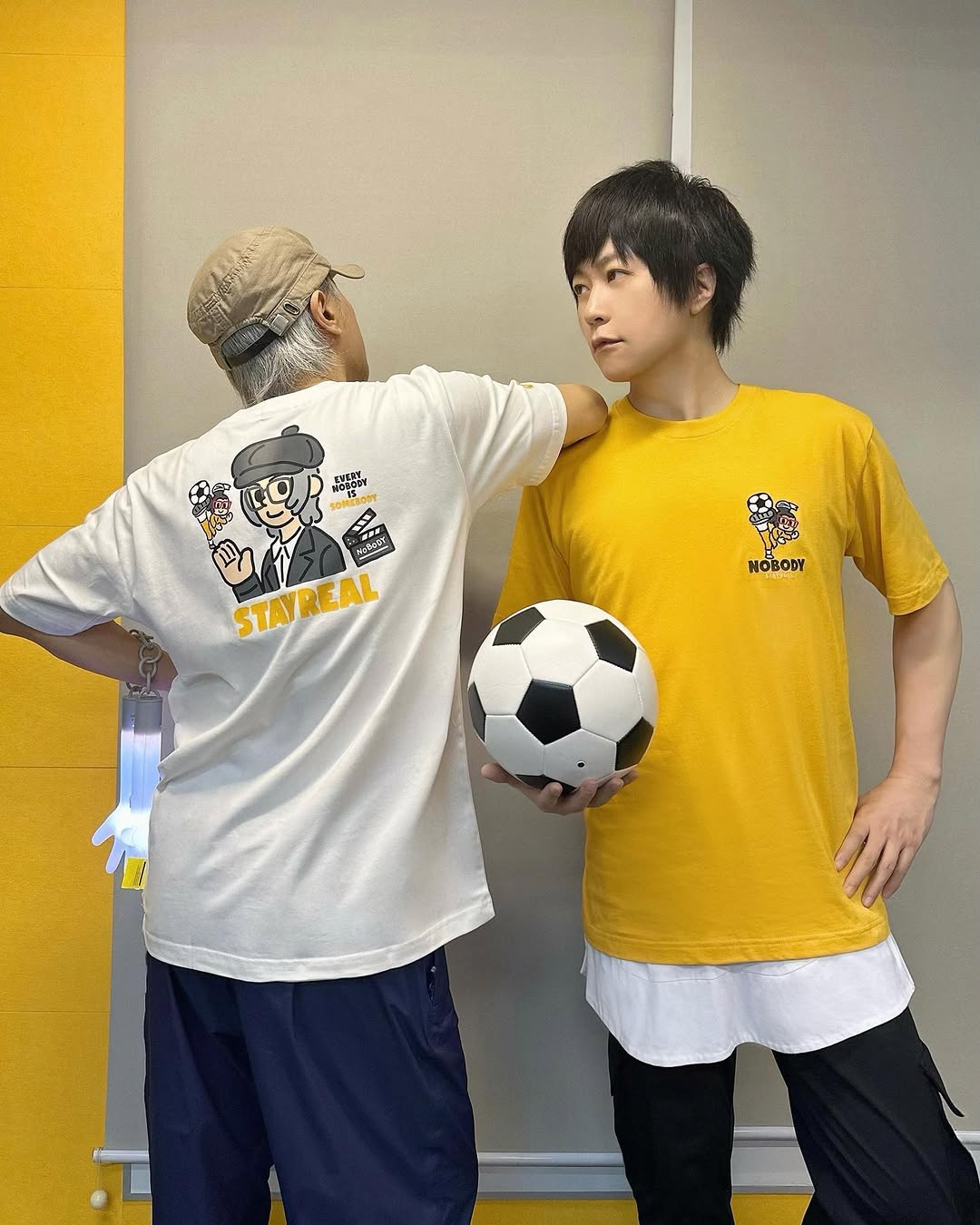 事隔一年,我心中要加入五月天組成六月天這團火越燒越烈, @ashin_ig 見狀,立即敦促我停止這種想法,直接把我穿上台唱鹹魚,我感動了。 @imayday55555 果然是愛粉如命,難怪演唱會場場爆滿,看來我要到鳥巢才能一睹風采。 #五月天25周年巡回演唱会 #5月之約 #stayrealxnobody #六月天