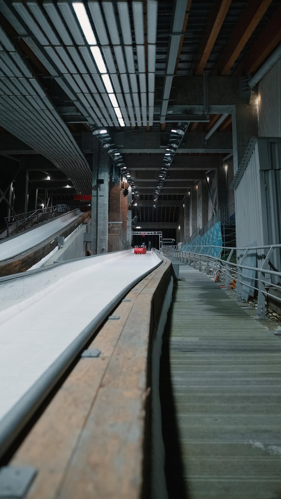 Спуститься на бобслее на действующей олимпийской трассе - такая возможность есть только в Сочи! 🙌🏻 Мы Санки клуб. Знакомим гостей с миром бобслея и дарим впечатления, которые остаются в памяти на в