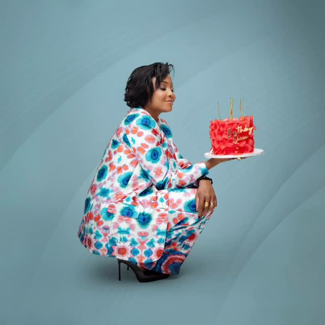 Hoje venho com o coração cheio de gratidão por todas as felicitações no meu aniversário e do meu filho. “Ao Senhor rendo graças, porque Ele é bom; o seu amor dura para sempre.” Cada palavra, cada gest