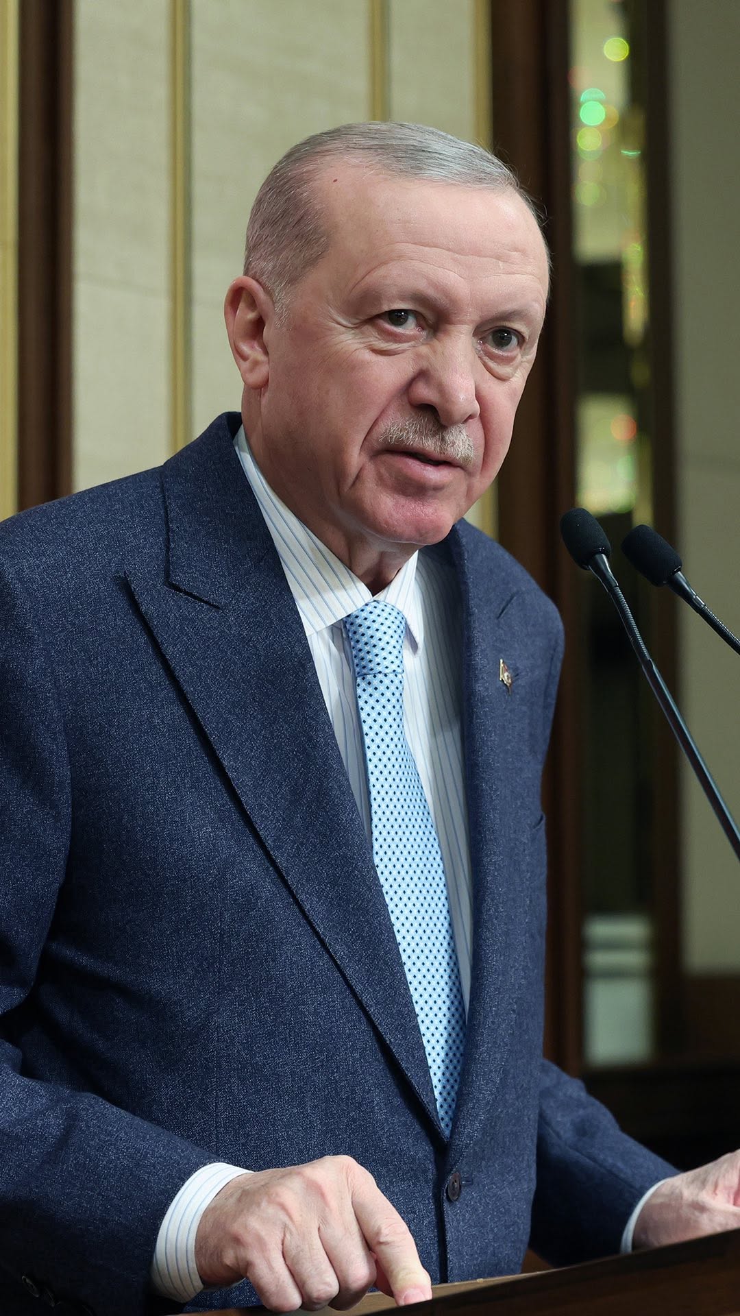 Şehit ahfadı olan aziz milletimizin nazarında cennet vatanımızın her karış toprağı Conkbayırı’dır, Gelibolu’dur, Çanakkale’dir ve dost düşman iyi bilir ki Çanakkale geçilmez…