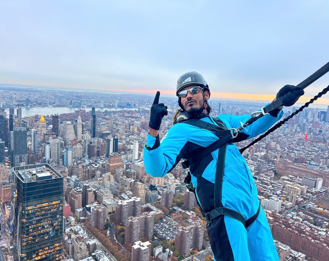 All the way up, No brakes! ๐ #newyorkcity