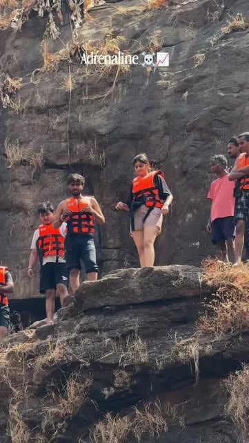 #Adventure Reel by @_._sanjanaaa._ - ☠️80ft
.
.
.
.
#trending #explore #viral #adventure #fyp 
Cliff jumping, adventure, fear, women, brave, adrenaline rush, Fun