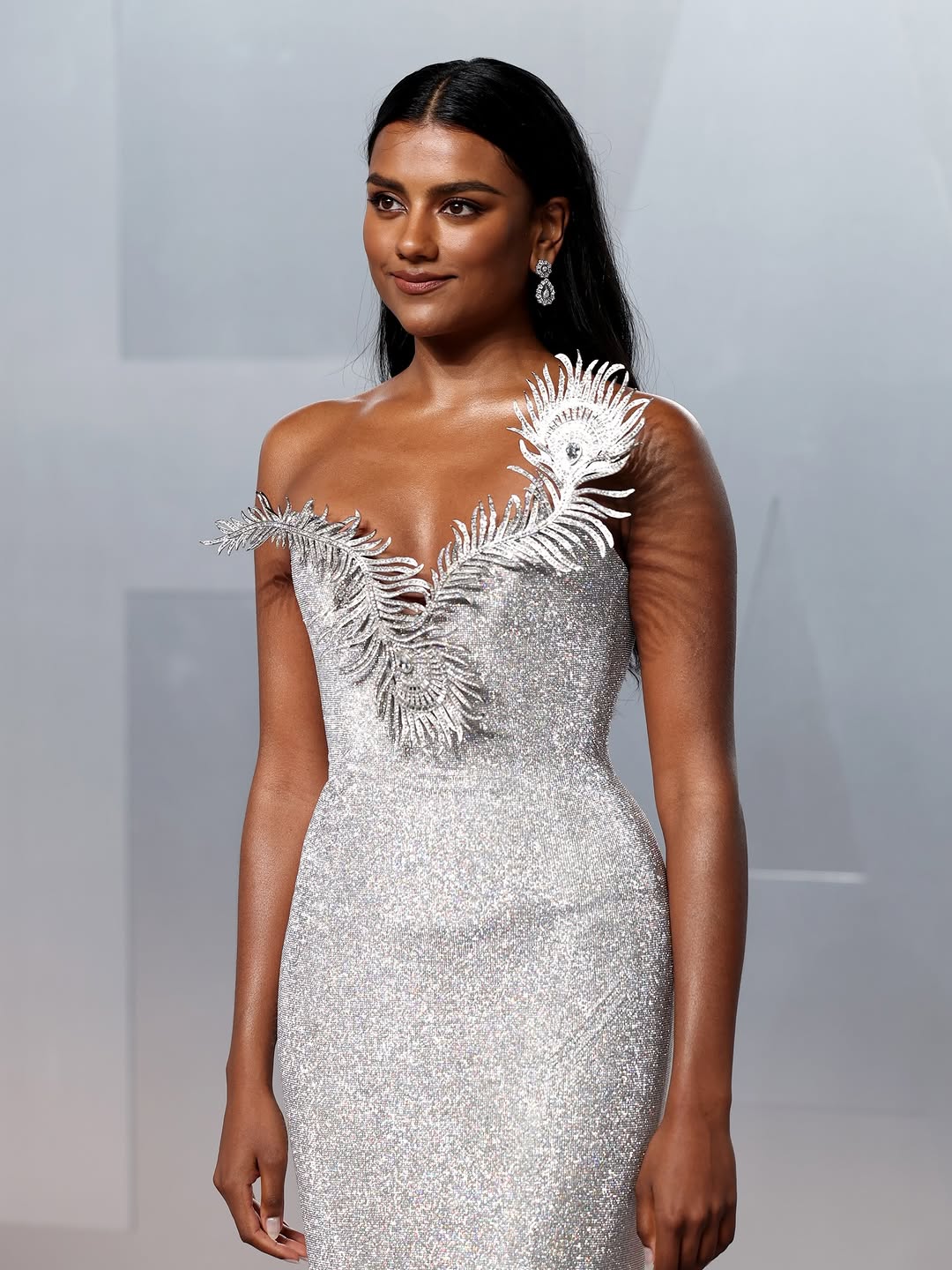 An unforgettable night of glamour. L’Oréal Paris Global Ambassadors @simoneashley, @philippineleroybeaulieu and @caradelevingne radiated confidence at the Vanity Fair Oscar Party. #LOrealParis #VFOsc