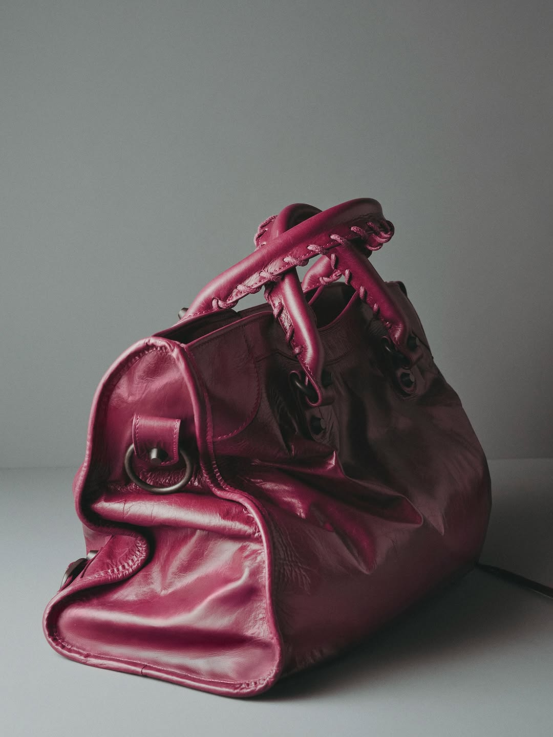 Le City Bag Braided handles and signature studded hardware highlight the elevated materiality of Le City under Creative Director Pierpaolo Piccioli, shaping an architecturally evocative silhouette t