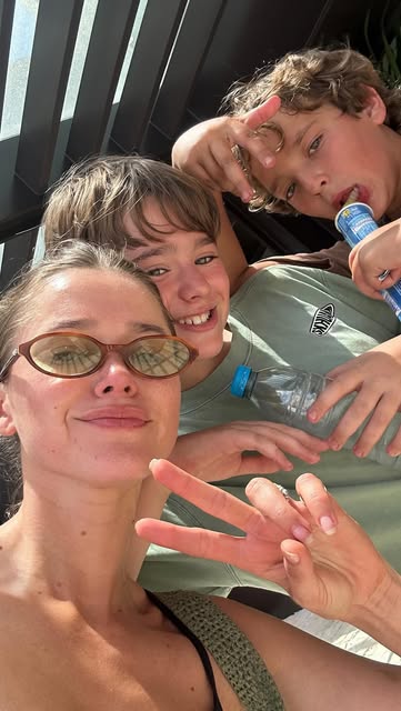 #Summer Reel by @valerialipovetsky (verified account) - friendly reminder summer break is coming muahahahaha
Top @magdabutrym
Bracelets @davidyurman
Sunnies @amazonfashion