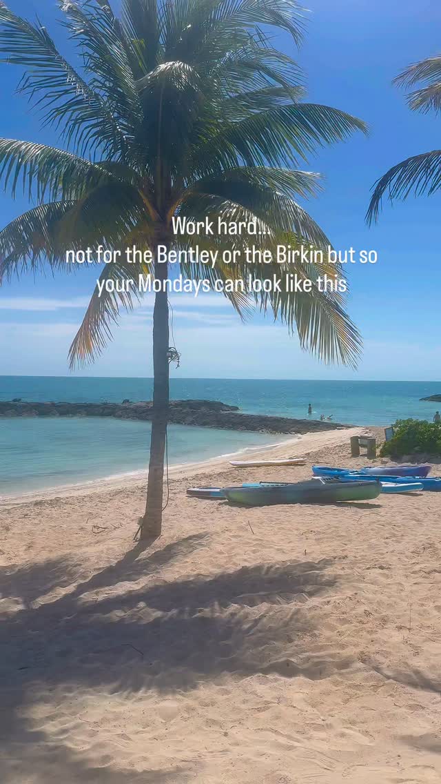 Invest in moments like this, not things 🌊✈️ #luxury #travel #luxurylifestyle #monday #love