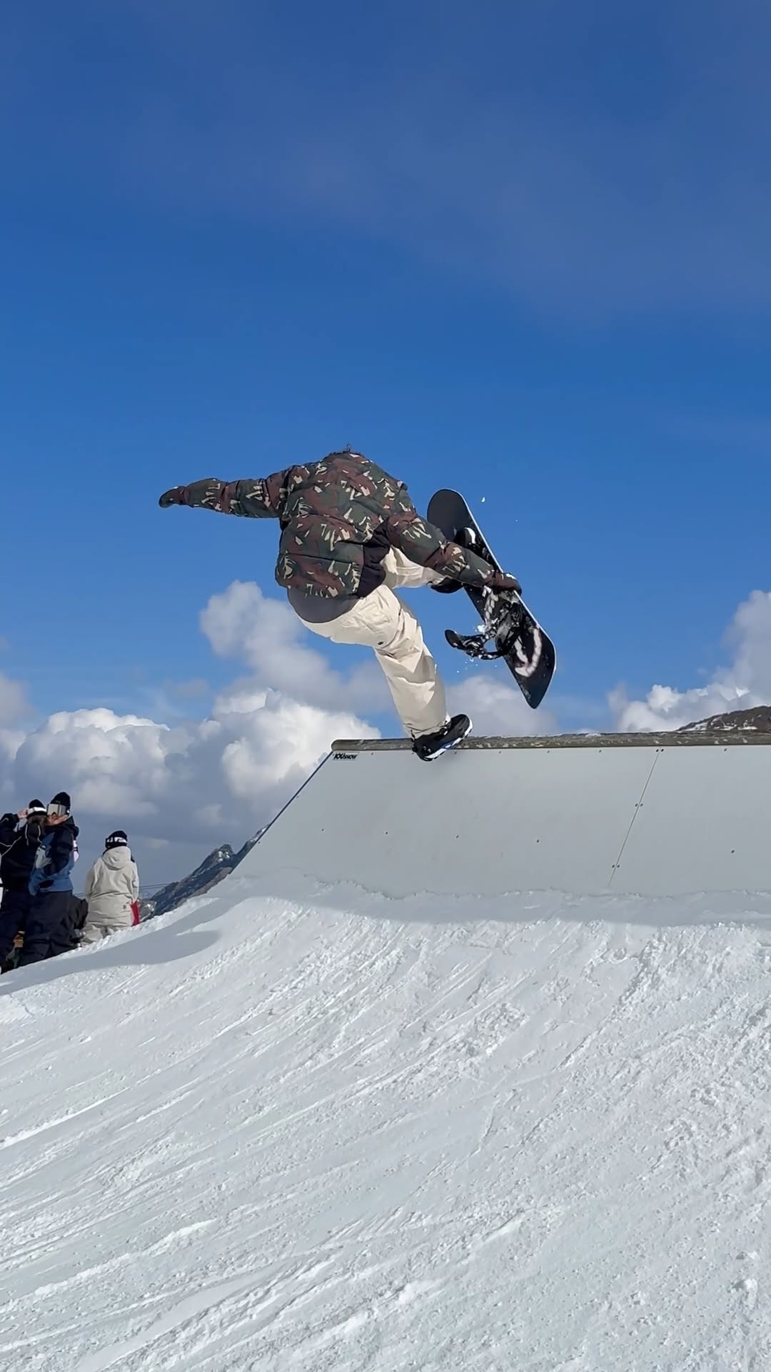 See, easy peasy 🔂 @paul_mc_eller always getting creative with #StepOn. 📱: @emmalarossa