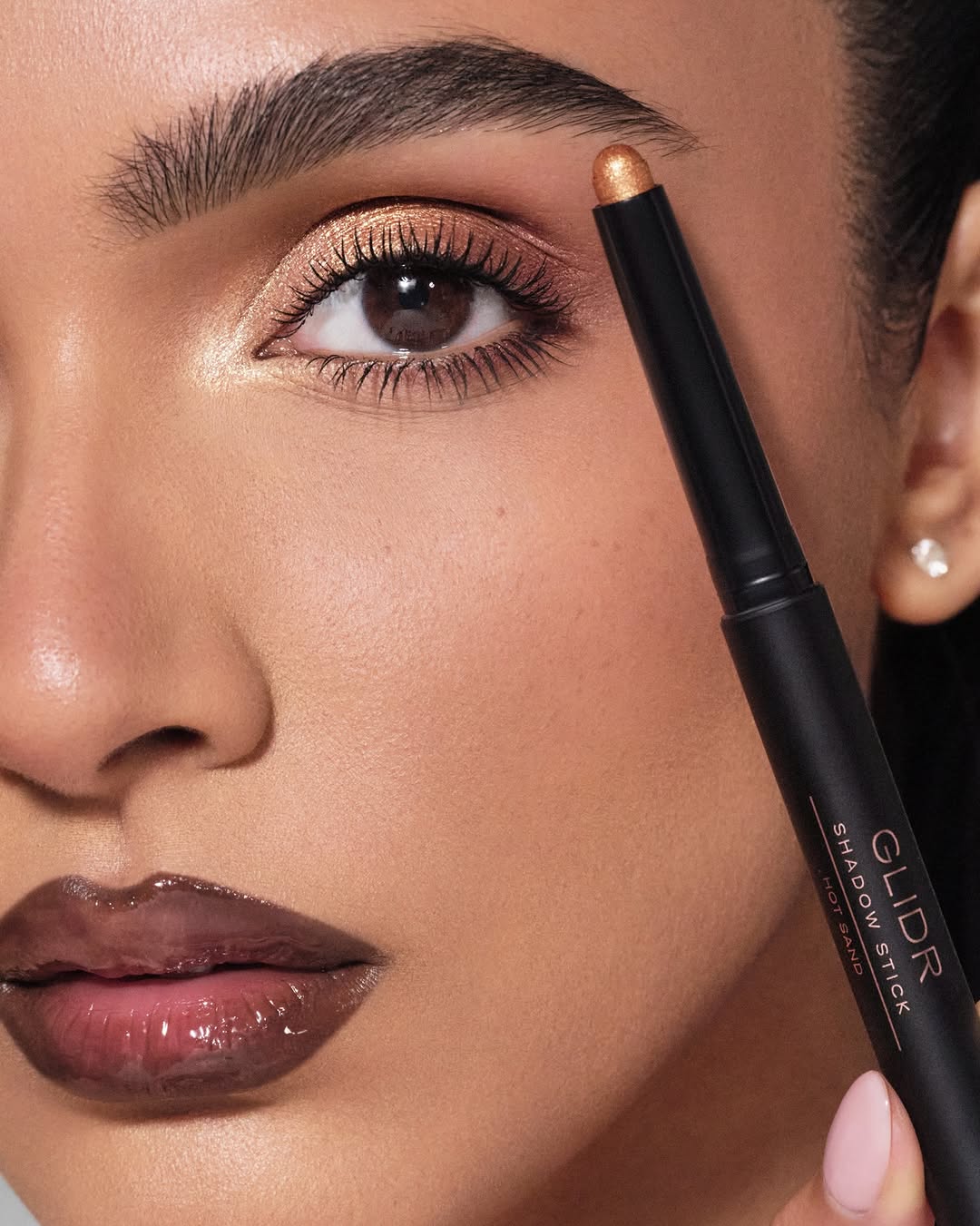 Hollywood Glam for everyday ✨ 👀GLIDR eyeshadow sticks in Brandy Flame, Hot Sand and Sunny 👄Lip Liner in Phantomline and Molten gloss