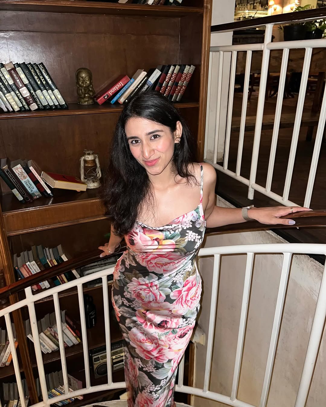 mai bhi gayi thi Met Gala bas tumhe batana bhool gayi thi π€ . . . . . . #influencer #birthdaydress #bdaydress #bday #dress #fashion #fashioninfluencer @coverstoryfsl #trending #aesthetic #metgala #ga