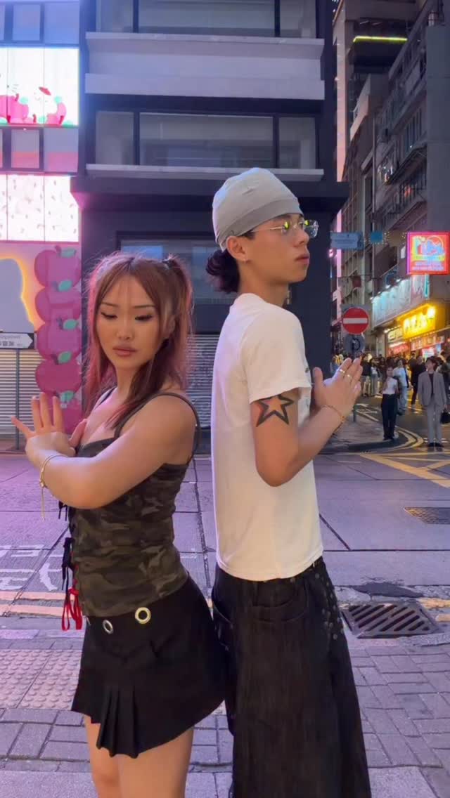 Link up in hong kong ππ° - - - - - #dance #hongkong #chinese #ootd #fashioninspo