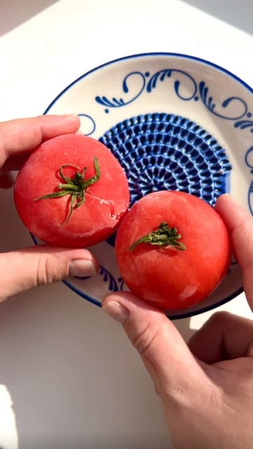 #Summer Reels - @tastyrecipe_hub tarafından paylaşılan video - Tomato Snow Burrata 🍅❄️
Stop slicing and start grating! This is the ultimate summer hack for the creamiest, most refreshing Burrata you've ever had.